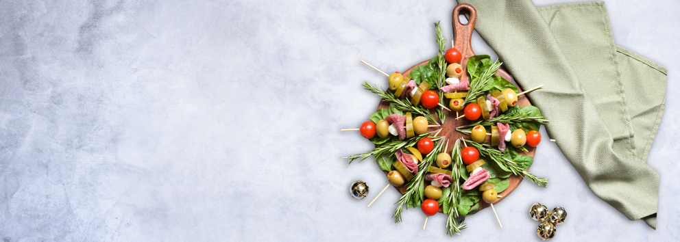 Holiday Charcuterie Wreath}